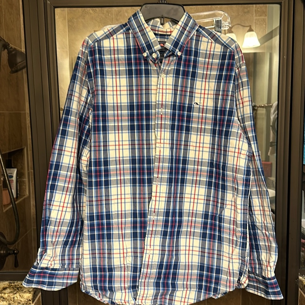 Men’s Vinyard Vines whale shirt